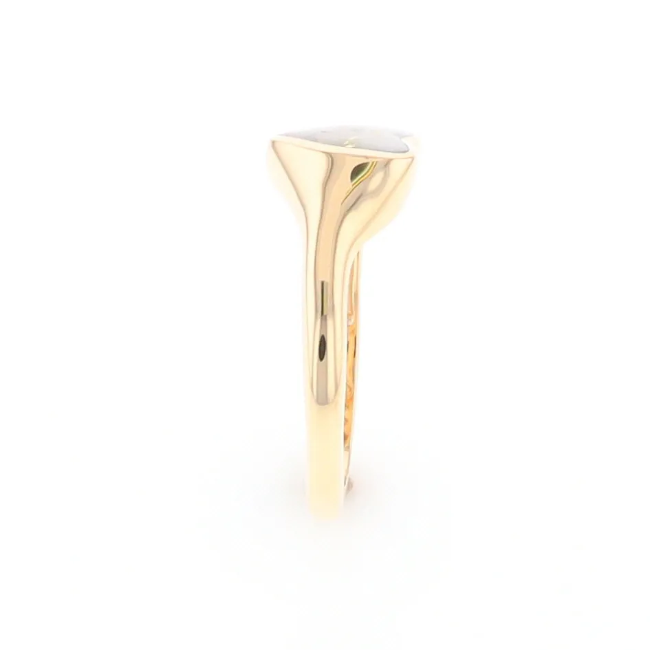 Gold Quartz Ring Heart Shape Inlaid Design