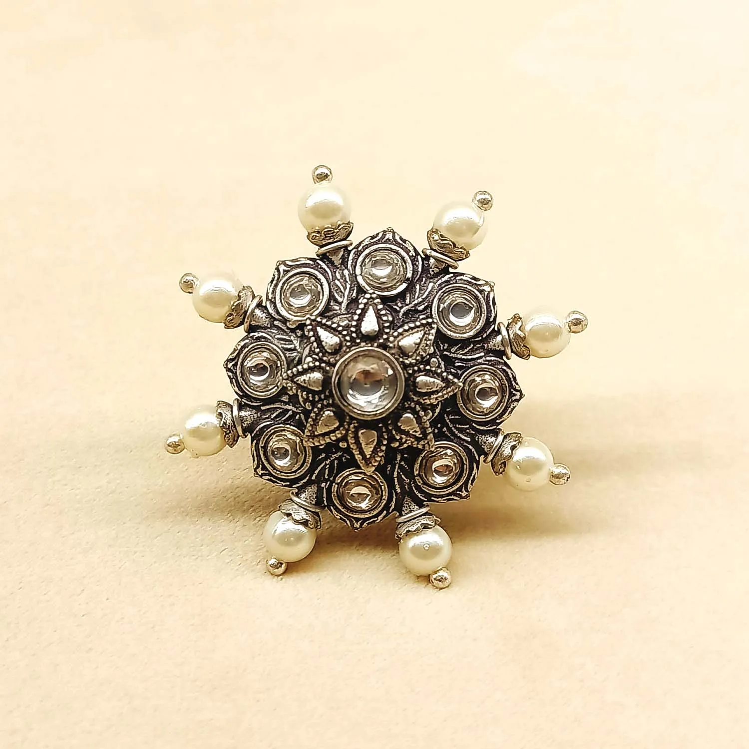 Qivii Pearl White Oxidized Ring